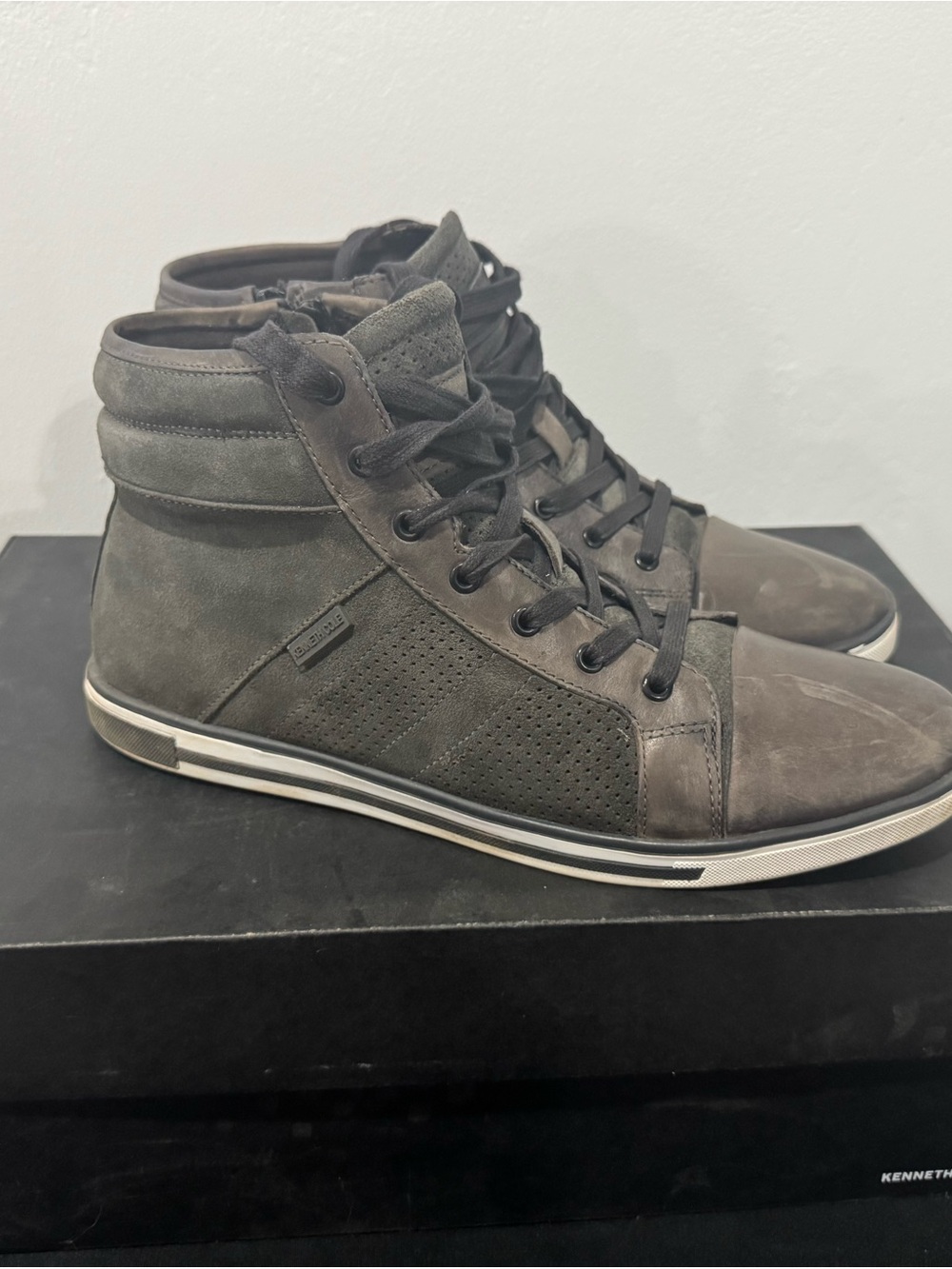 Rare Kenneth Cole Men's High-Top Sneakers in Charcoal Gray - Used Men 9.5 Box